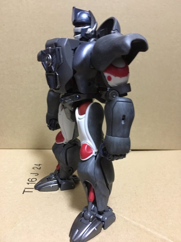 MP 32 Masterpiece Optimus Primal   In Hand Photos Surface On Twitter  (10 of 81)